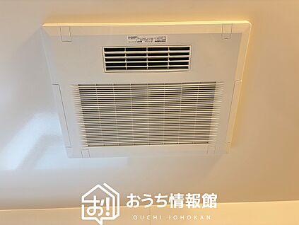 電気式浴室暖房換気乾燥機