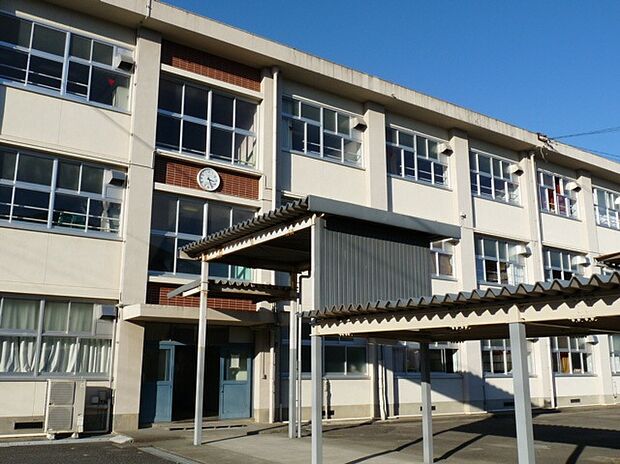 岐阜市立長森中学校(約1,100m)