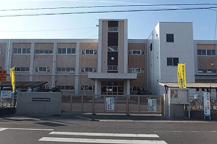 鈴鹿市立千代崎中学校 1820m(徒歩23分)