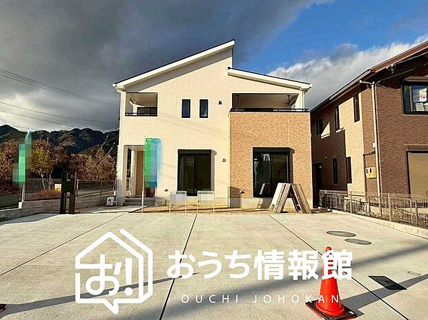 【現地写真(外観)【24号地】】雨で汚れを落とし、耐久性・耐候性に優れた外壁を使用しています。