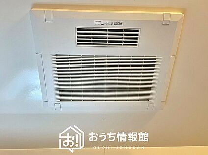 電気式浴室暖房換気乾燥機