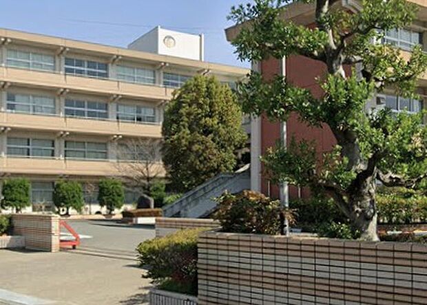 一宮市立尾西第一中学校(約1,990m)