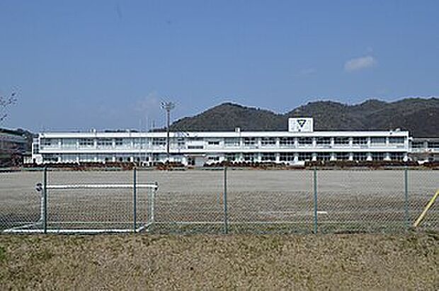組合立双葉中学校(約1,700m)