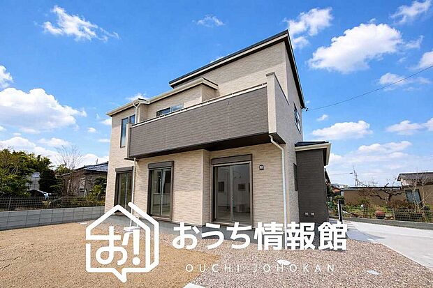 【現地写真(外観)【1号地】】雨で汚れを落とし、耐久性・耐候性に優れた外壁を使用しています。