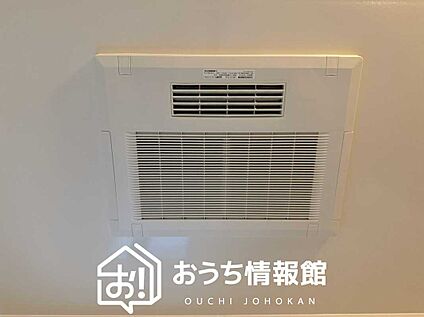 電気式浴室暖房換気乾燥機
