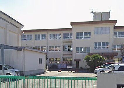 鈴鹿市立桜島小学校 850ｍ(徒歩11分)
