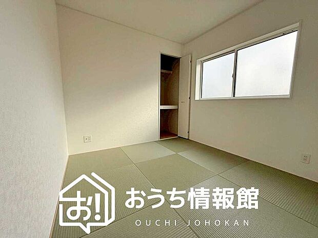 【現地写真（和室）】大壁仕様の新和室。くつろぎの空間です。