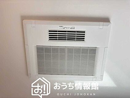 電気式浴室暖房換気乾燥機