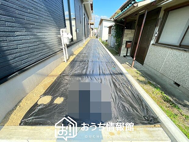【庭】広々としたプライベート空間でお子様との遊び場、家庭菜園も可能です。