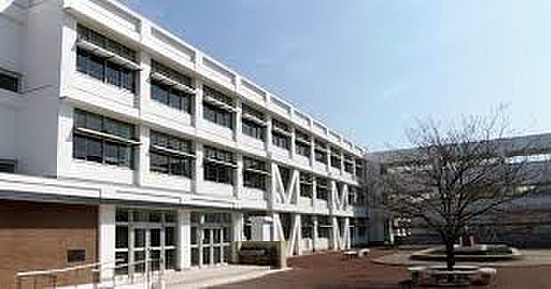 各務原市立那加中学校(約1,500m)