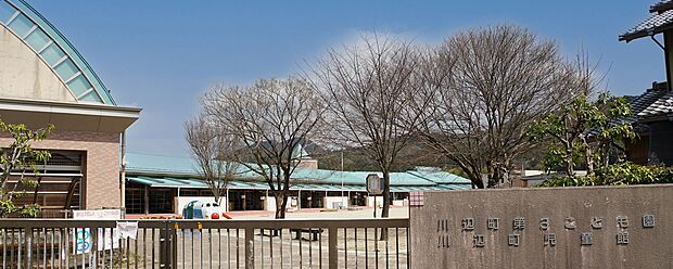 川辺町立川辺町第3こども園(約1,300m)