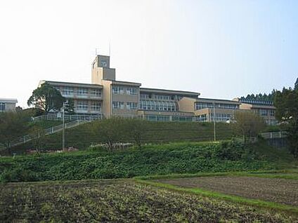 いなべ市立三里小学校 770ｍ(徒歩10分)