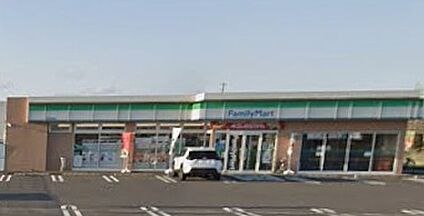 ファミリーマート柳津高桑店 670ｍ(徒歩9分)