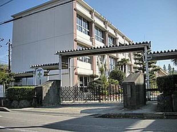 各務原市立鵜沼第一小学校(約1,000m)
