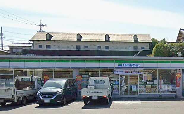 ファミリーマート四日市笹川通り店(約1,120m)