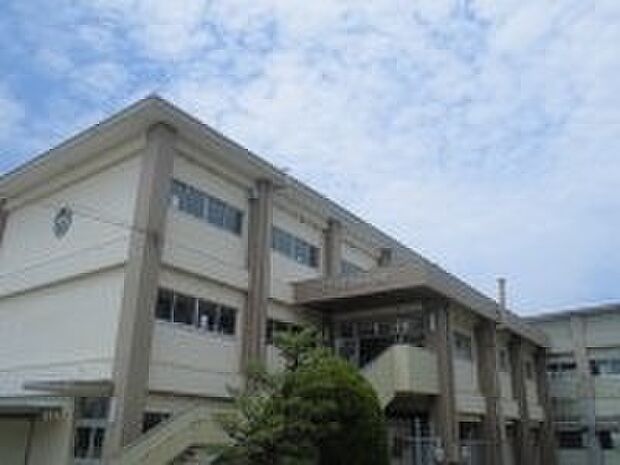 一宮市立浅井北小学校(約100m)