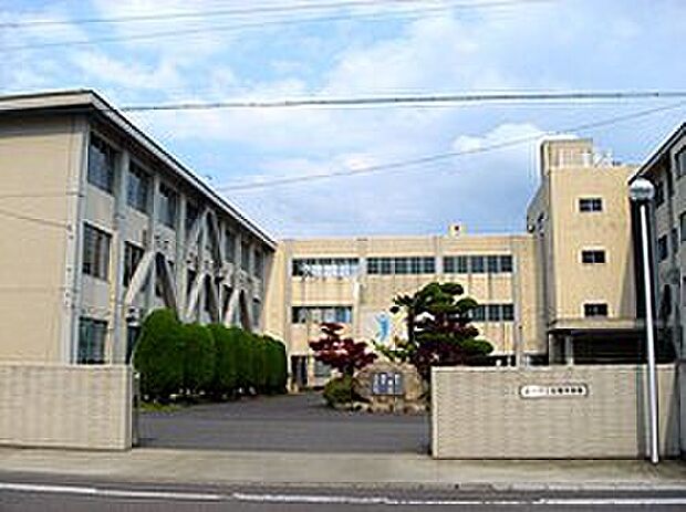 岐南町立岐南中学校(約1,200m)