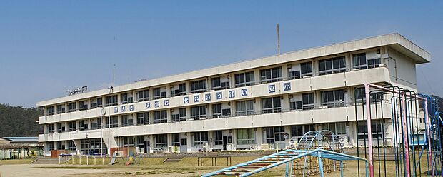 川辺町立川辺東小学校（約1,700m）