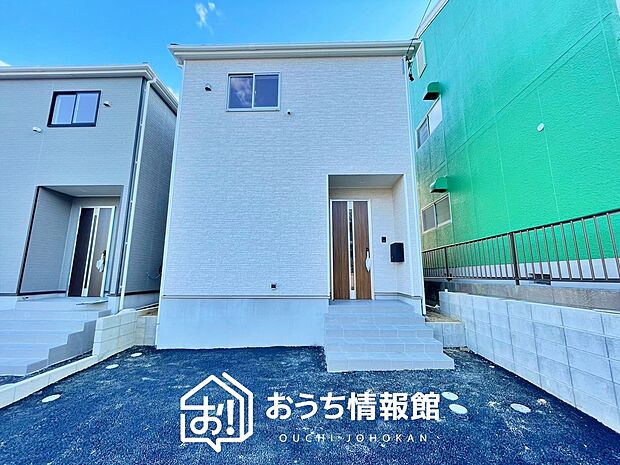 【現地写真(外観)【1号地】】雨で汚れを落とし、耐久性・耐候性に優れた外壁を使用しています。