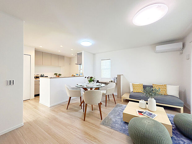 【建物プラン例:LDK】
参考プランはZEH水準となります。
建物面積:95.64m2|建物参考価格:2400万円(外構費用、設計費用は込み)※地盤改良が発生したら、最大30万円かかります。