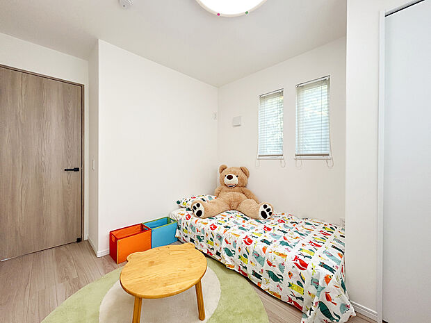 【【建物プラン例:Room】】参考プランはZEH水準となります。
建物面積:95.64m2|建物参考価格:2400万円(外構費用、設計費用は込み)※地盤改良が発生したら、最大30万円かかります。