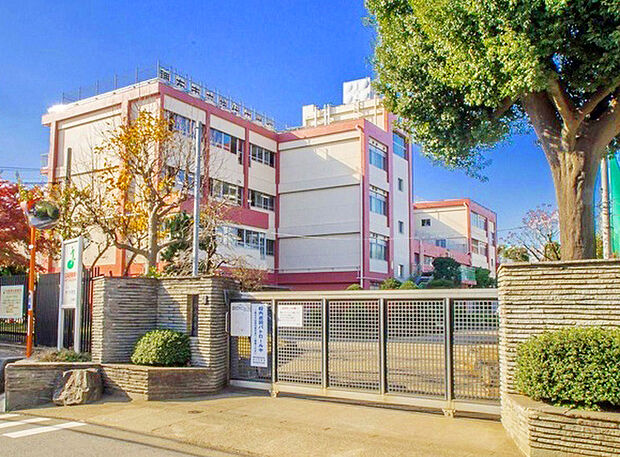 調布市立神代中学校(約3,000m)