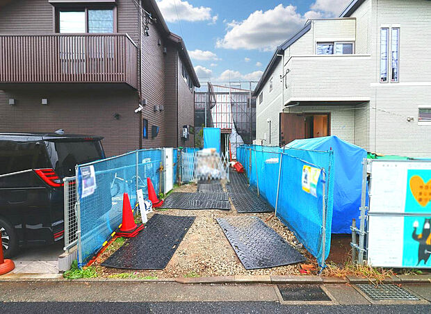 【【外観:12月上旬撮影】】WIC、SIC、パントリーなど収納を多く設けたプランニングで住まいをスッキリと整頓された状態を創れます。