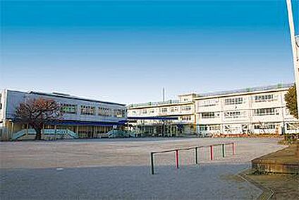 川崎市立東柿生小学校 約240m(徒歩3分)