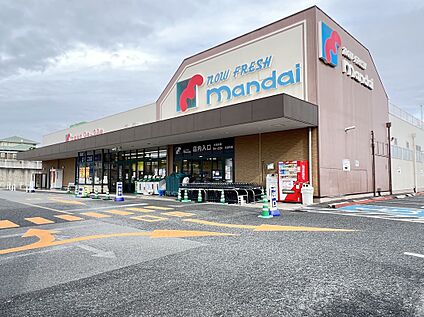 mandai(万代) 河合町店 2528ｍ