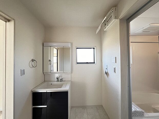 【3号棟 洗面化粧台】3面鏡付き洗面化粧台