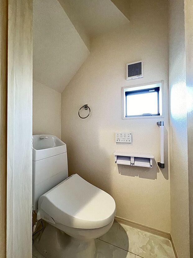 【3号棟 トイレ】温水洗浄便座付きトイレ