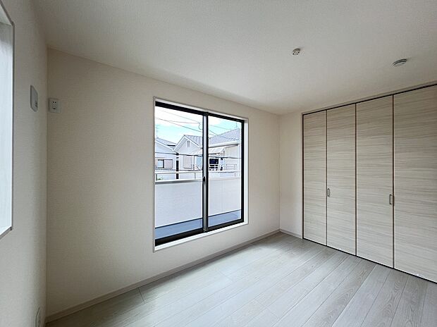 【洋室】子供部屋にピッタリな6帖　収納付き
