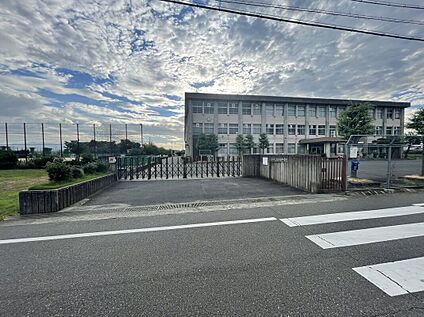 桜井市立桜井西中学校 1785ｍ
