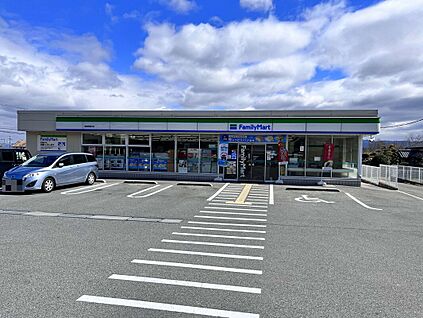 ファミリーマート 葛城南藤井店 1111ｍ