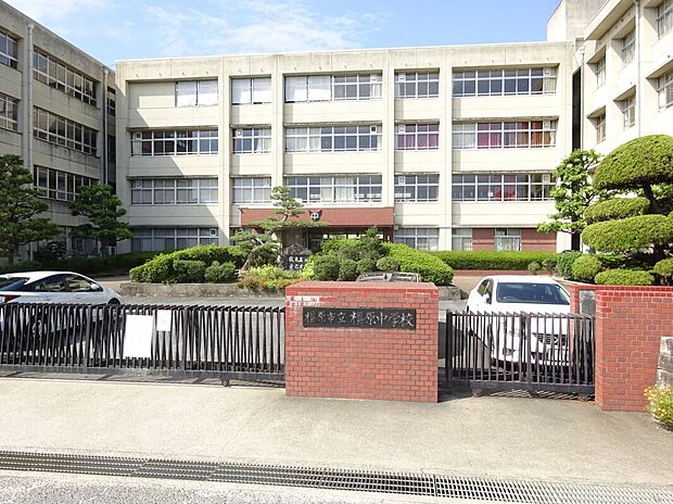 橿原市立橿原中学校（約880m）