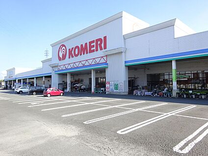 コメリPRO橿原店 899ｍ