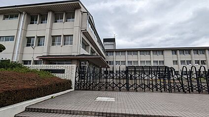 桜井市立桜井西中学校 1233ｍ