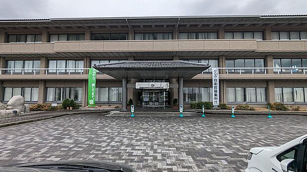 三宅町役場(約889m)
