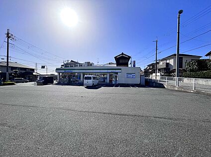 ファミリーマート 広陵みささぎ台店 179ｍ