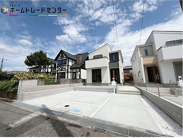 【現地外観写真】※1号棟
当日のご見学予約も承ります。同じものは2つとない「夢のマイホーム」との出会いが待っているかもしれません♪