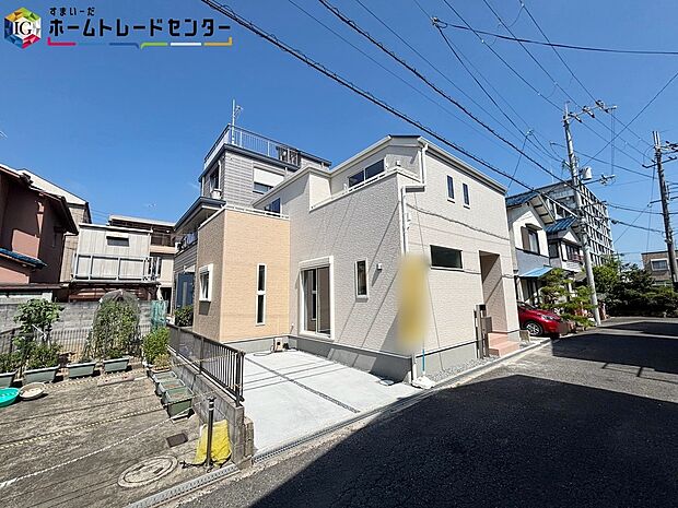 【現地外観写真】
資料送付・ご見学即対応!建物完成しておりますので、室内ご内覧いただけます♪ご不明点等、スタッフがしっかりと説明させていただきますので、安心して現地をご覧ください♪