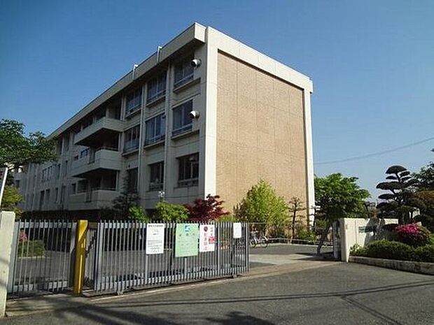 大和郡山市立昭和小学校(約1,800m)