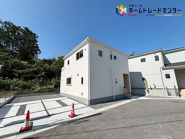 【現地外観写真】※3号棟
気になった物件すぐにご見学対応させていただきます。平日・お仕事帰りなど、いつでもご案内可能です。周辺環境と併せて、実際に現地をご確認ください♪