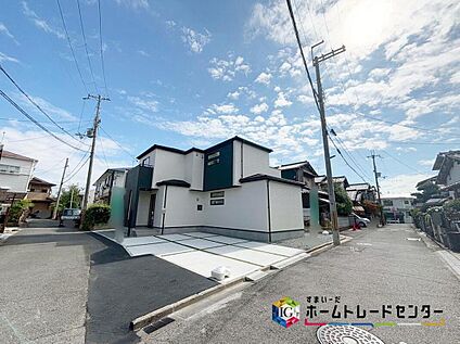【前面道路含む現地写真】