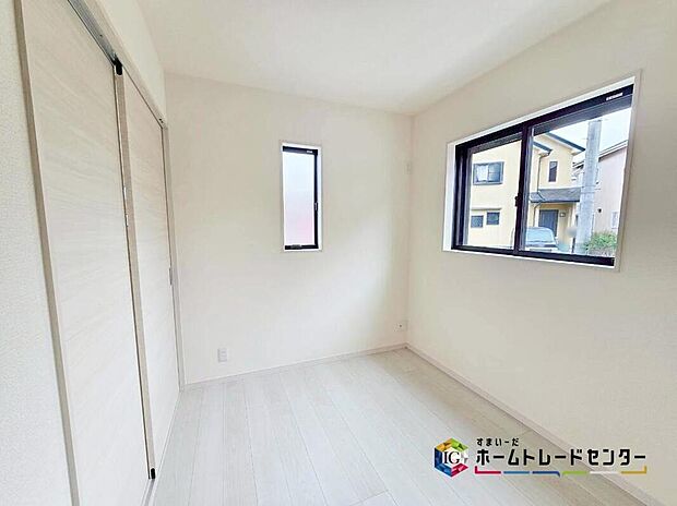 【リビング以外の居室】全居室に収納を完備しておりますので、いつでもお部屋をすっきりとお使い頂けそうです。自分好みのインテリアやレイアウトを考えるのも楽しみです♪