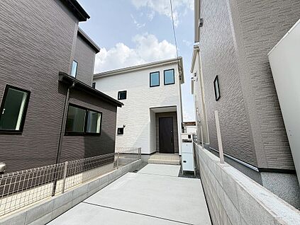 【現地外観写真】※左3号棟、右4号棟