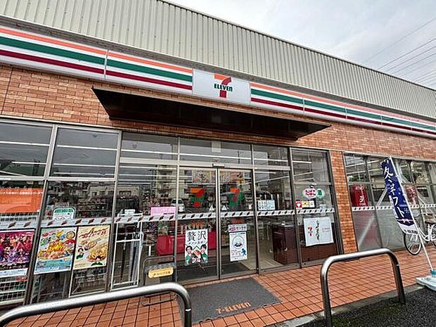 セブンイレブン近鉄大輪田駅前店(約890m)