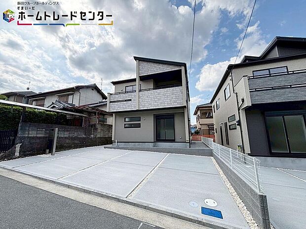 【【現地外観写真】※1号棟】陽光と風を感じるお住まい♪休日にご家族揃ってご見学はいかがでしょうか♪実際の現地を見てみると図面などではわからない、新たな発見もありますので、まずはお気軽にお問い合わせください