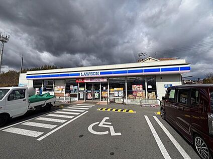 ローソン斑鳩小吉田二丁目店 1630m(徒歩21分/自転車7分/車4分)