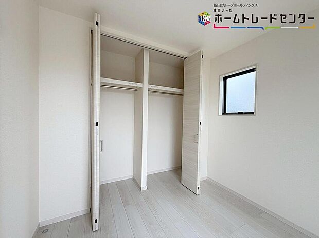 【収納】全居室に収納を完備しておりますので、いつでもお部屋をすっきりとお使い頂けそうです。自分好みのインテリアやレイアウトを考えるのも楽しみです♪